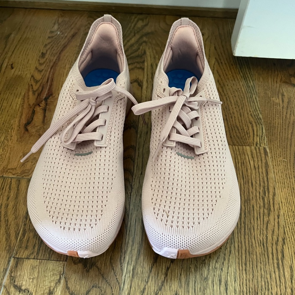 Flux footwear adapt runners size 8